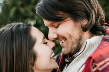 how to know if my ex loves me even if he has a girlfriend
